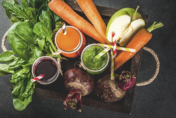 Suco de legumes e smoothie — Fotografia de Stock