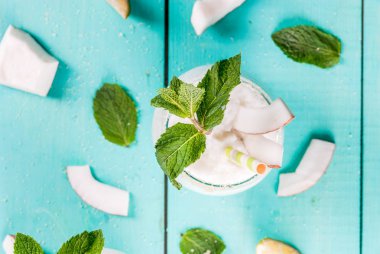 Donmuş Hindistan cevizi mojito