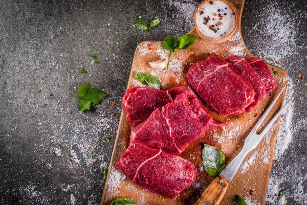 Rindfleisch, Kalbfleisch. frisches rohes Filet — Stockfoto