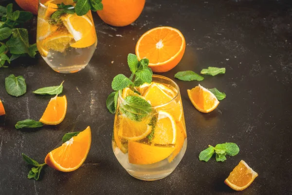 Літній освіжаючий апельсин напій — стокове фото