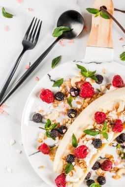 Kahvaltı banana split