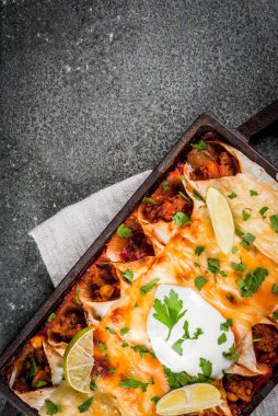 Baharatlı sığır Meksika böreği