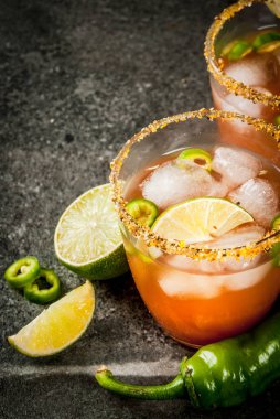 Geleneksel Meksika kokteyl baharatlı michelada