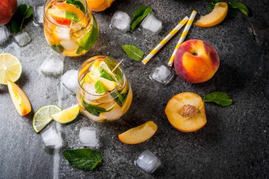 Kireç ile şeftali mojito