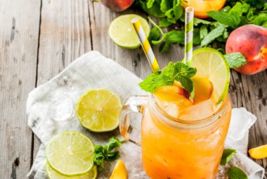 Şeftali yüzlü, meyve suyu ya da limonata