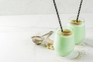 Hindistan cevizi matcha güler yüzlü