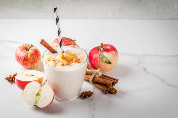 Apple pie smoothie