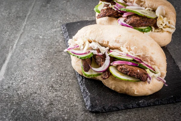 Bao ekmeği sandviç