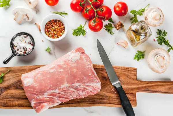 Çiğ et, domuz eti bonfile