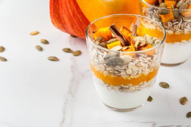 Kabak pasta gecede yulaf ezmesi