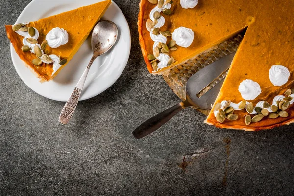 Spicy pumpkin pie — Stock Photo, Image