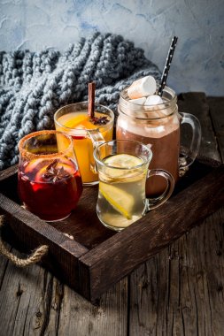 4 sonbahar içecekler kümesi