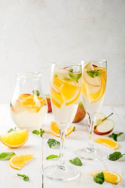 Beyaz sonbahar sangria