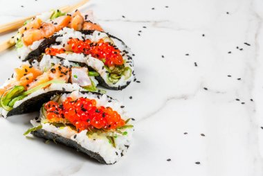Mini suşi tacos