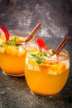 Elma elma şarabı mojito