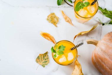 Baharatlı balkabağı mojito