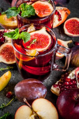 Sonbahar ve kış sıcak kırmızı sangria