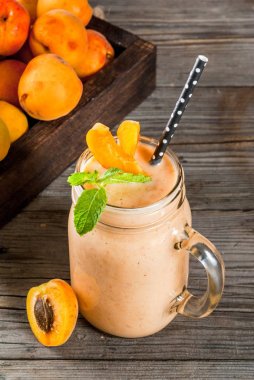 Mason kavanoza kayısı güler yüzlü