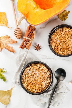 Diyet sonbahar hamur işleri, Kahvaltı. Kabak pasta, akçaağaç s parçalamak