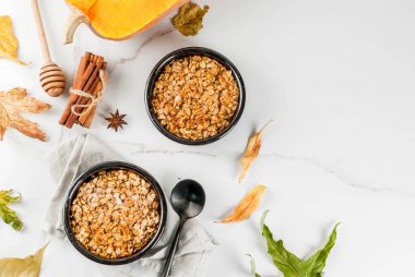 Diyet sonbahar hamur işleri, Kahvaltı. Kabak pasta, akçaağaç s parçalamak