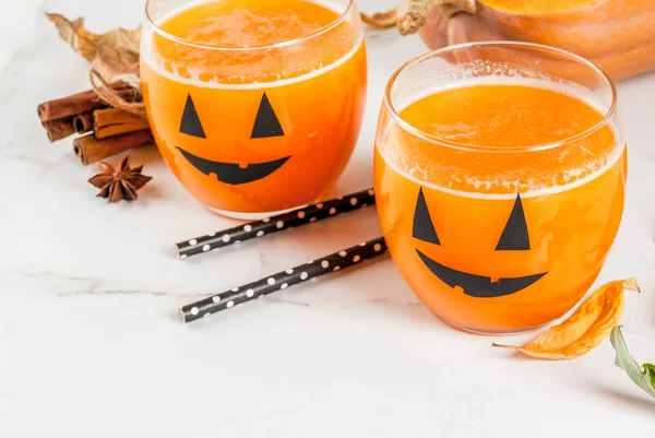 Ideas for a children's and party of Halloween treats. Pumpkin or — Stock Photo, Image