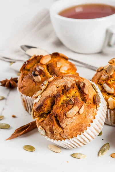 Healthy pumpkin muffins — Stock Photo, Image