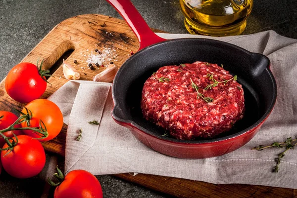 Costeletas de hambúrgueres de carne — Fotografia de Stock