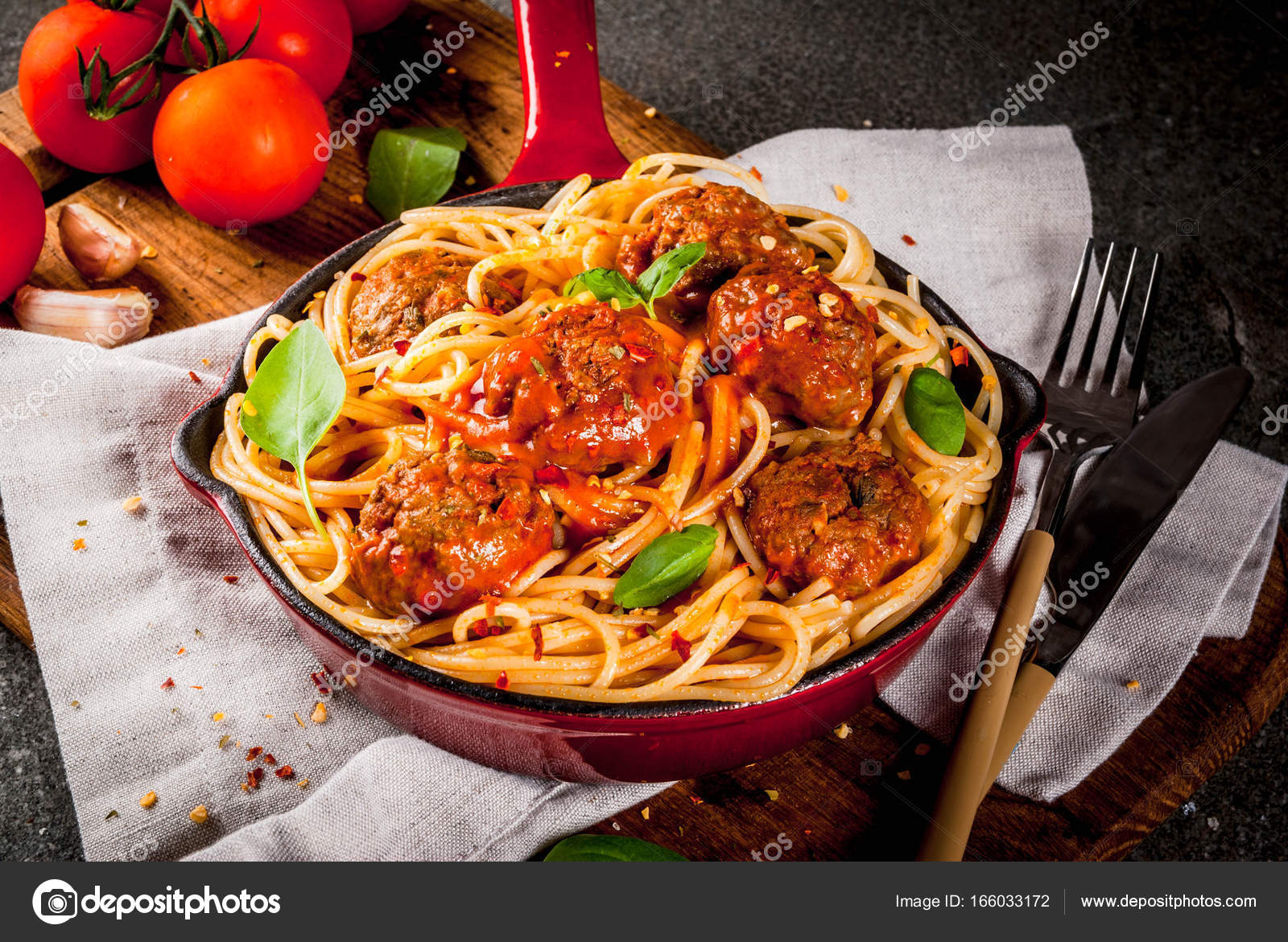 Domatesli Fesleğenli Spaghetti Domatesli Fesleğenli Spaghetti