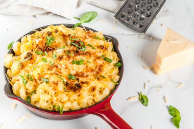 Mac and cheese, american style macaroni pasta with cheesy sauce  clipart