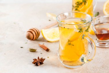 Sıcak çay baharat ve otlar ile Isınma