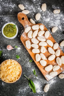 Çiğ çiğ Patates gnocchi