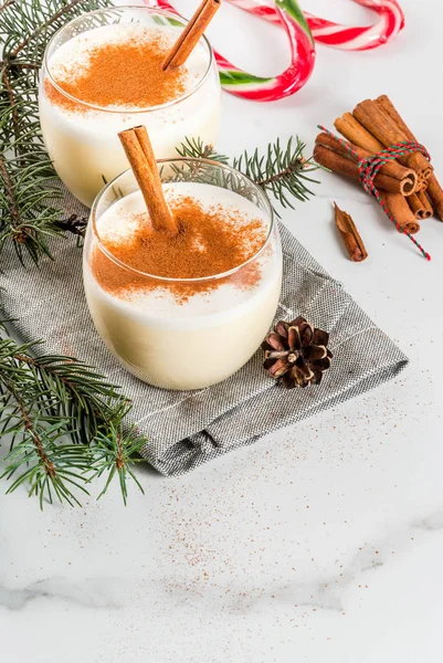 Geleneksel Noel içki yumurta likörü