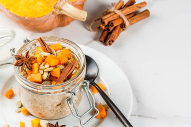 Kabak pasta gecede yulaf ezmesi