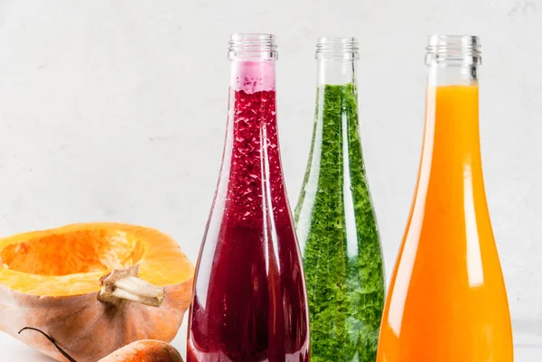 Renkli meyve smoothies