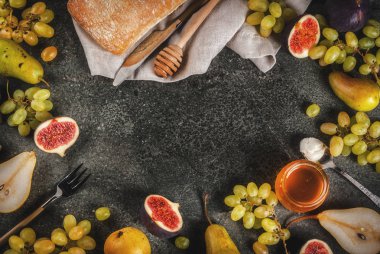 Sandviç ricotta veya krem peynir, ciabatta, taze incir, p ile