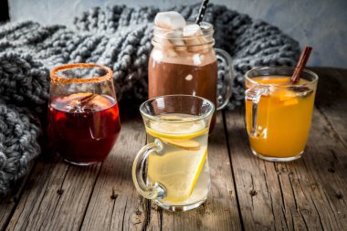 4 sonbahar içecekler kümesi