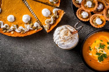 Geleneksel sonbahar gıda kümesi. Cadılar Bayramı, Şükran günü. Baharatlı p