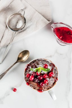 Kış, sonbahar sağlıklı kahvaltı veya aperatif. Hızlı bir tre fikri