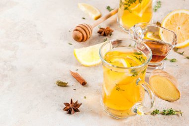 Sıcak çay baharat ve otlar ile Isınma