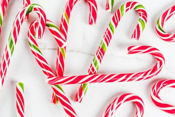 Noel şenlikli kavramı, bir çok geleneksel yeni yıl tatlılar 