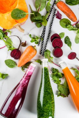 Renkli meyve smoothies