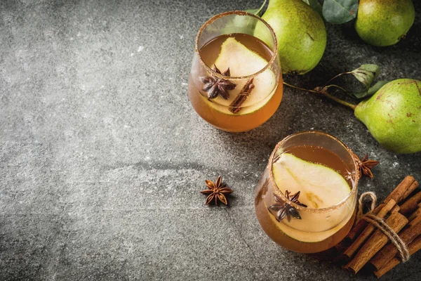 Würziger Herbst-Birnencocktail — Stockfoto