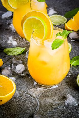 Portakal ve limon ile yaz narenciye yumruk