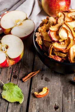 Ev yapımı çıtır elma cips