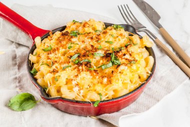 Mac and cheese with crunchy topping clipart