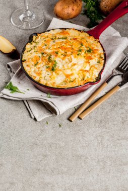 Tavada kıymalı börek