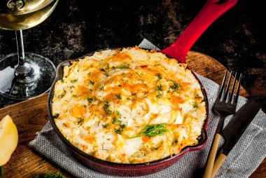 Tavada kıymalı börek