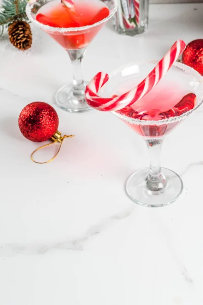 Різдвяний рожевий м'ятний мартіні — стокове фото
