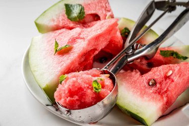 Karpuz granit dondurma