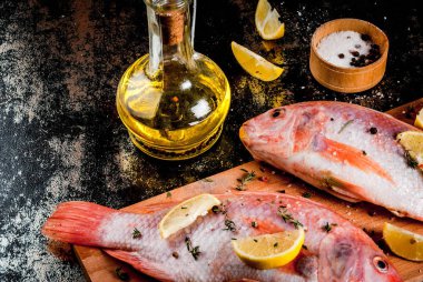 Taze çiğ balık tilapia pembe